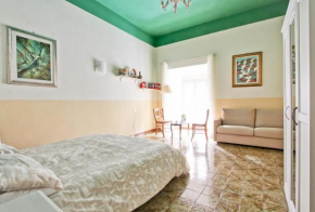 Отель Imperial Roman Apartments  Рим